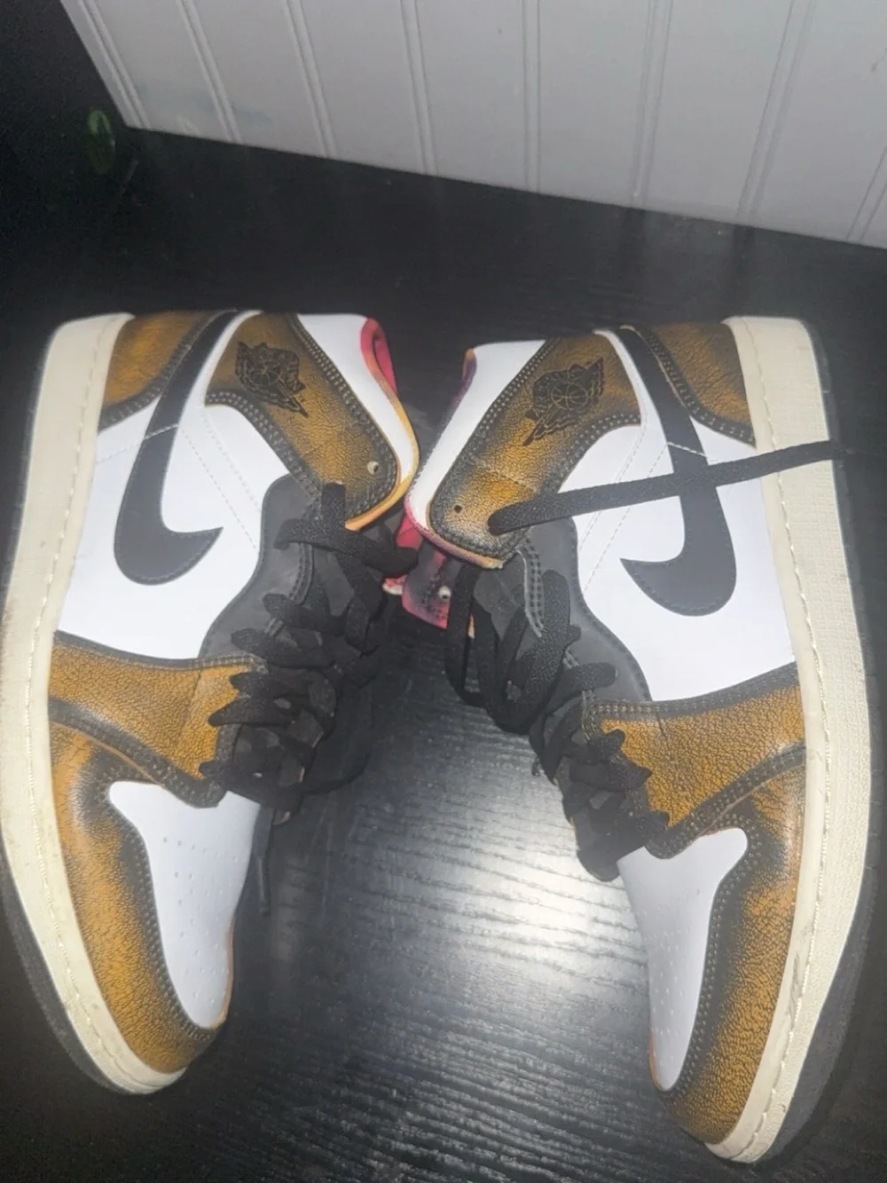 Air Jordan 1 Mid SE 
